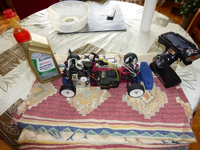 Sur cette photo tout est assemblé avec le servo de cde. Y a plus qu'à mettre de l'huile !!