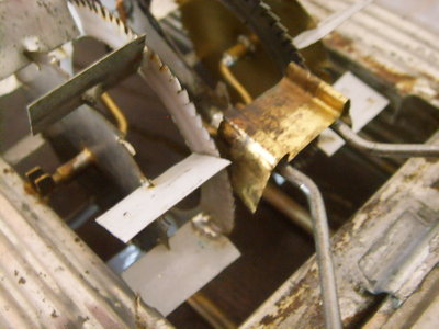 SSL14026.JPG (533.38 Kio) Vu 36638 fois Détail des roues à rochet.