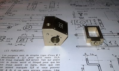 20150916_191430.jpg (1.39 Mio) Vu 10569 fois Cylindre et boite vapeur